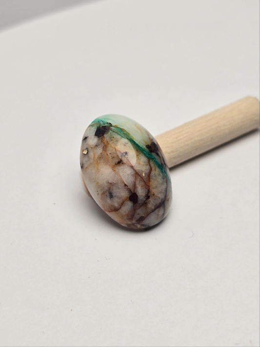 Chrysocolla in Quartz